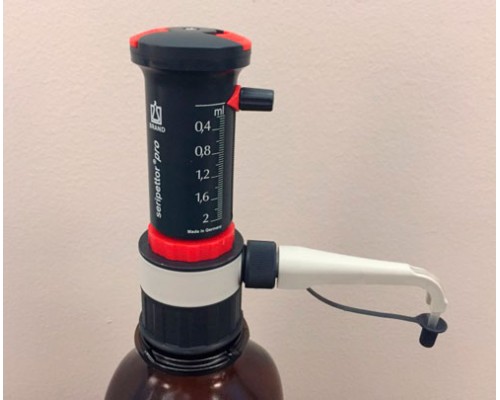 BRAND 4720450 Дозатор Seripettor Pro для бутылок, 2.5-25 мл, для щелочей, буферов и растворов до 60°C